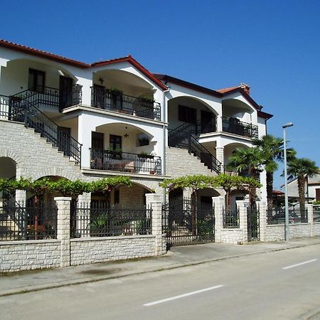 Apartments Modrusan Rovinj Buitenkant foto