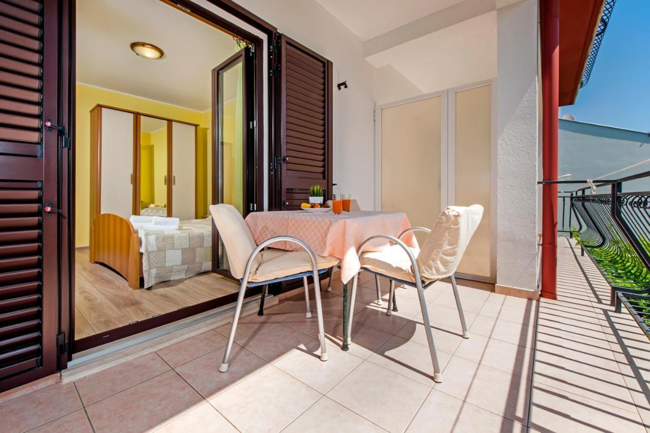 Apartments Modrusan Rovinj Buitenkant foto